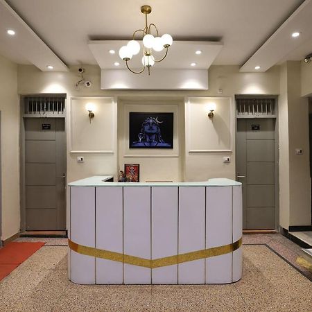 Amrit Hotel New Delhi Buitenkant foto