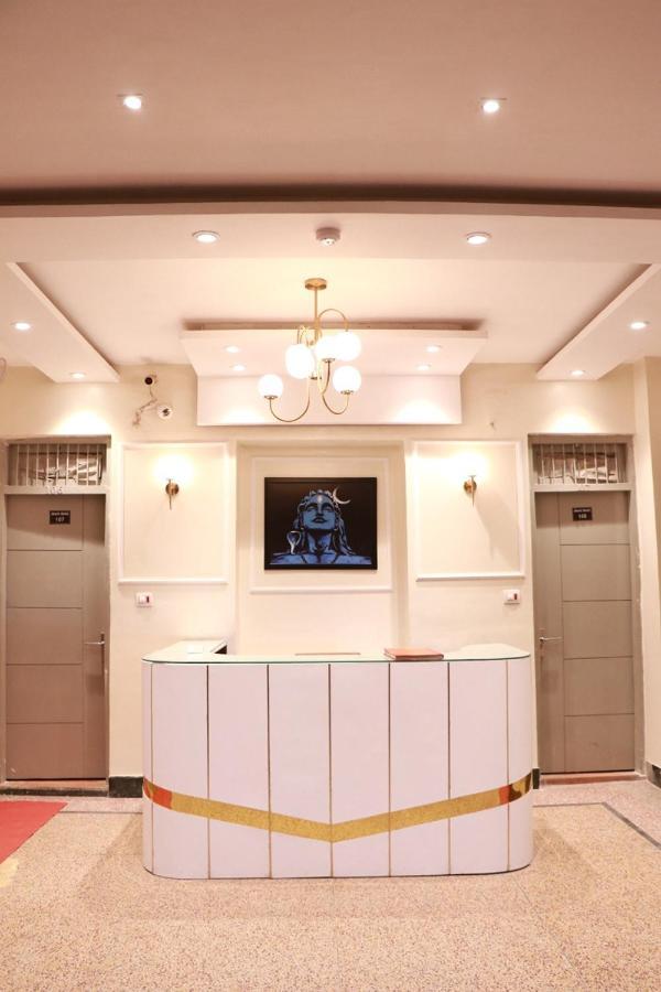 Amrit Hotel New Delhi Buitenkant foto